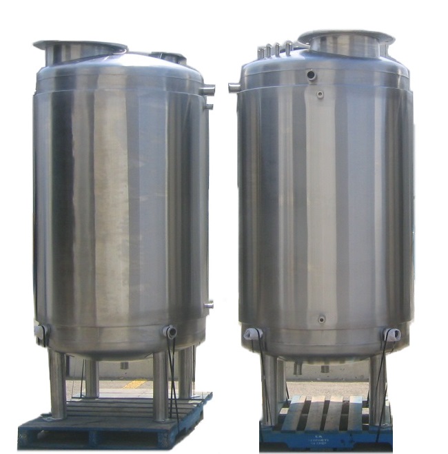 Oak vs Stainless Steel Which Container Makes Better Wine