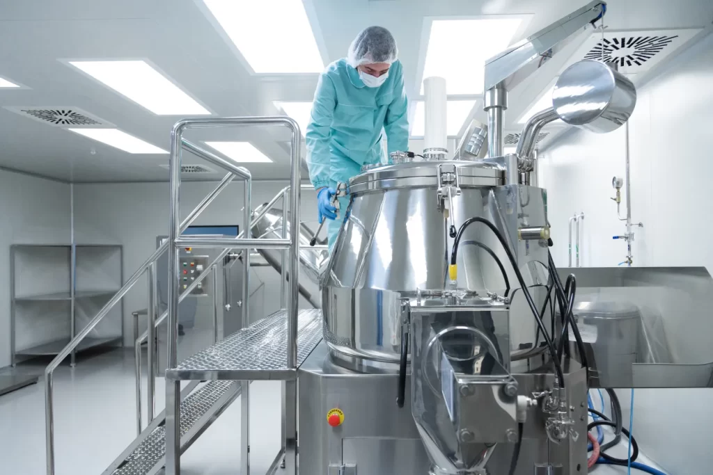 Cleanroom Equipment Design for Pharma Performance & Safety